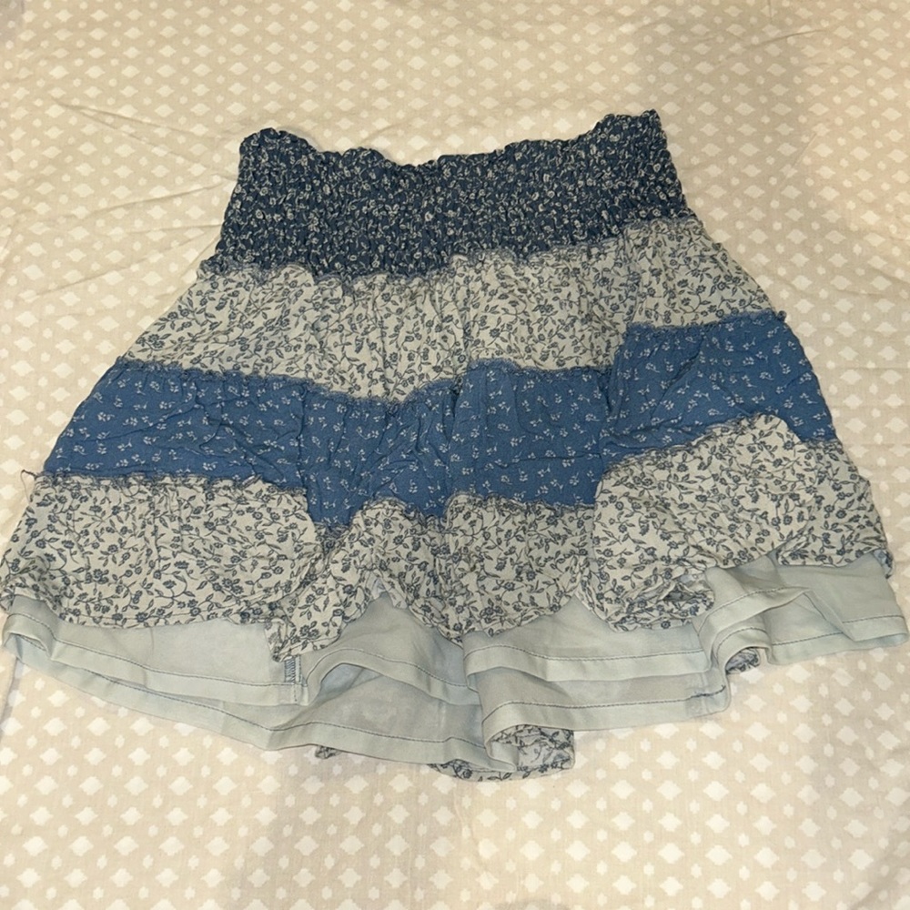 American Eagle flowy floral skirt